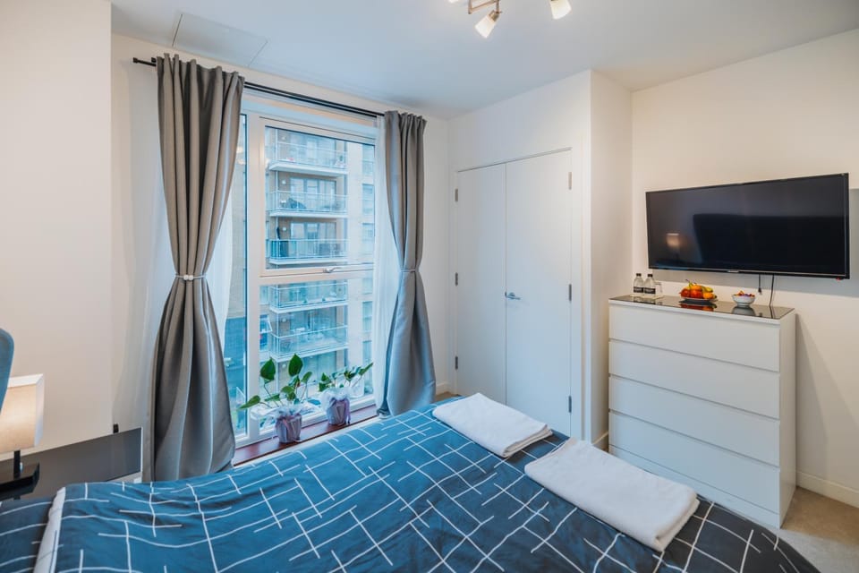 Brixton Village Flat- Private En-suite double bedroom Vacation rental in London Borough of Southwark