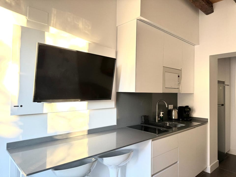 TV and multimedia, Kitchen or kitchenette