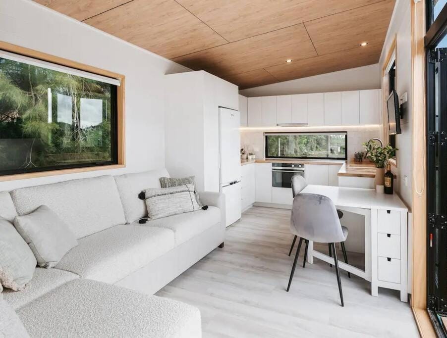 Kitchen or kitchenette, Living room