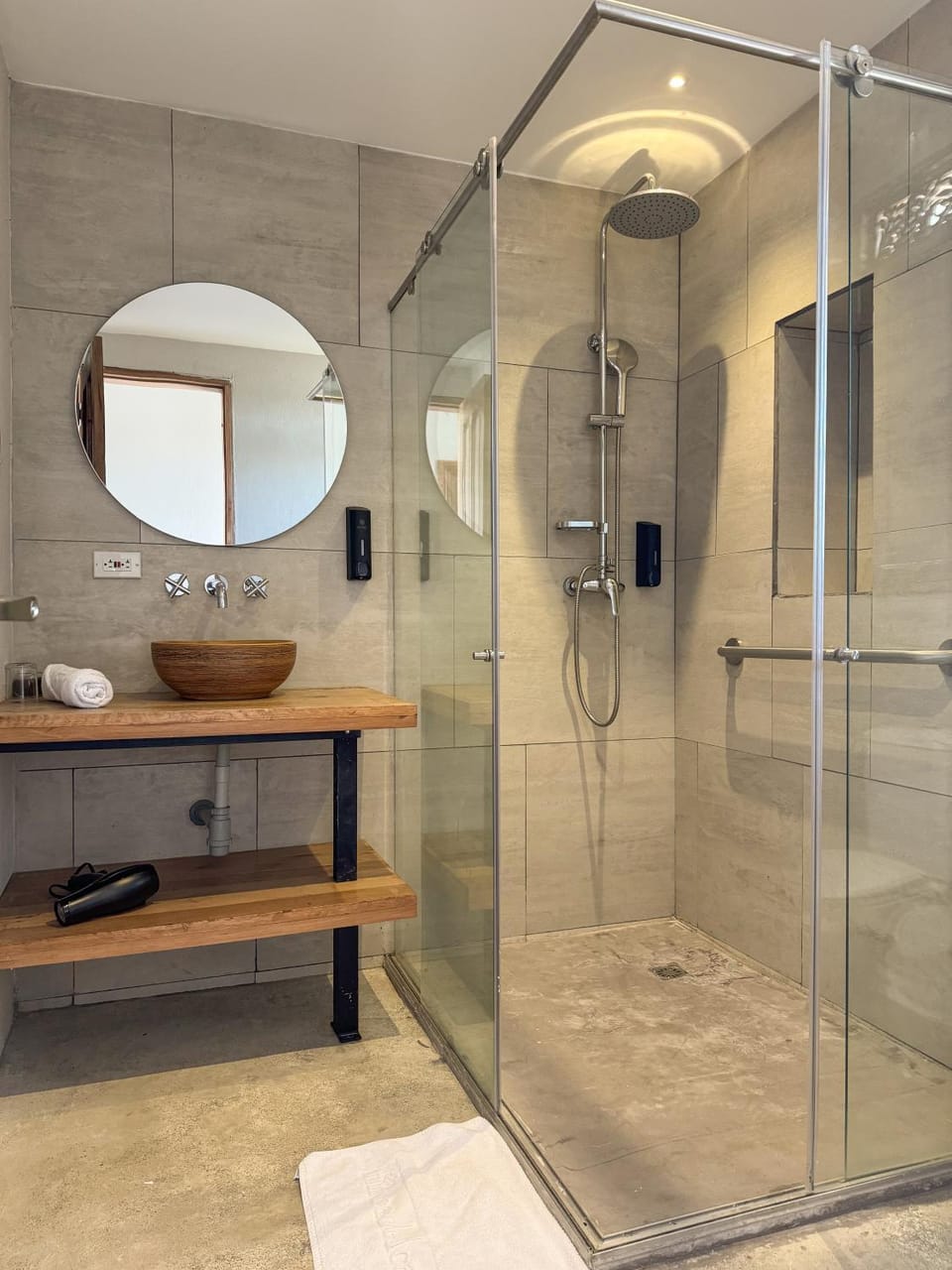 Shower, Bathroom, towels