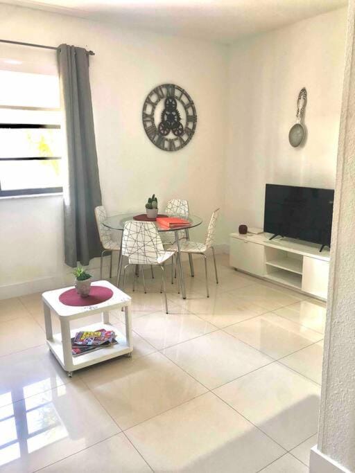 TV and multimedia, Seating area