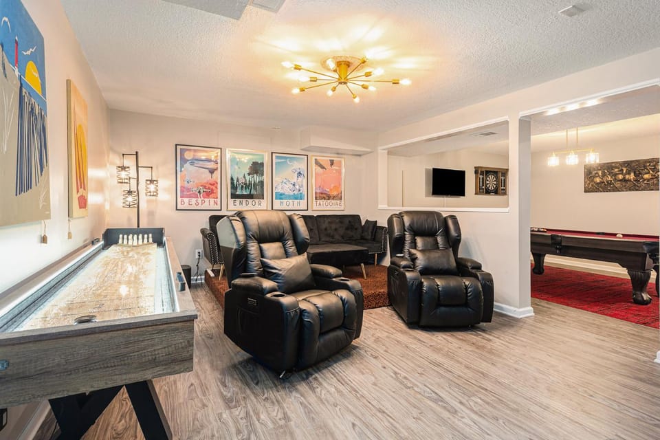 Communal lounge/ TV room, Game Room, TV and multimedia, Photo of the whole room, Evening entertainment