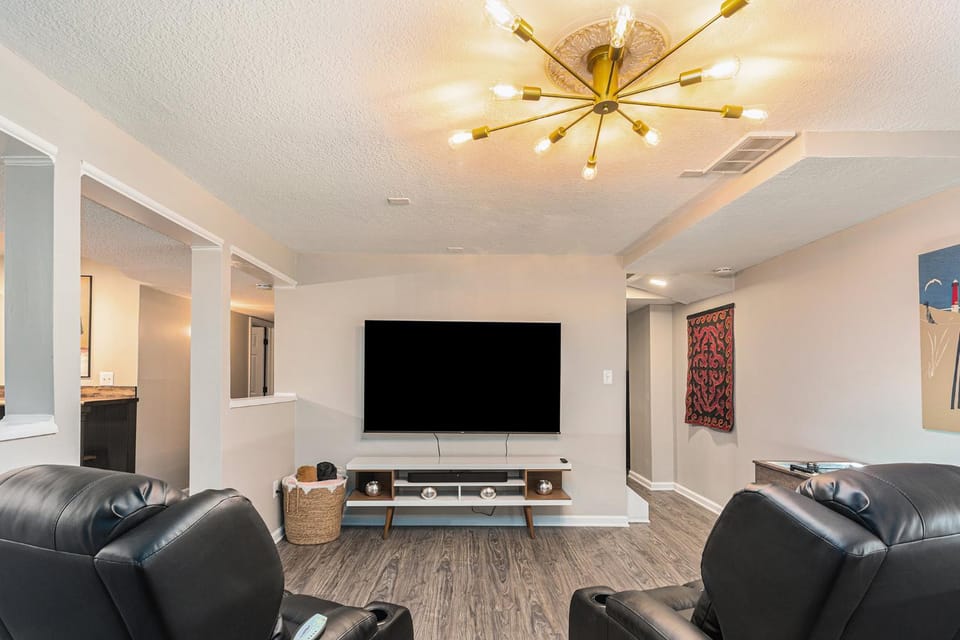 Communal lounge/ TV room, TV and multimedia, Evening entertainment