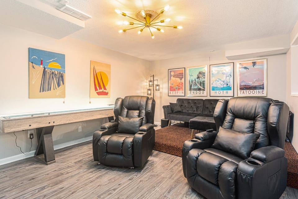 Communal lounge/ TV room, Game Room, TV and multimedia