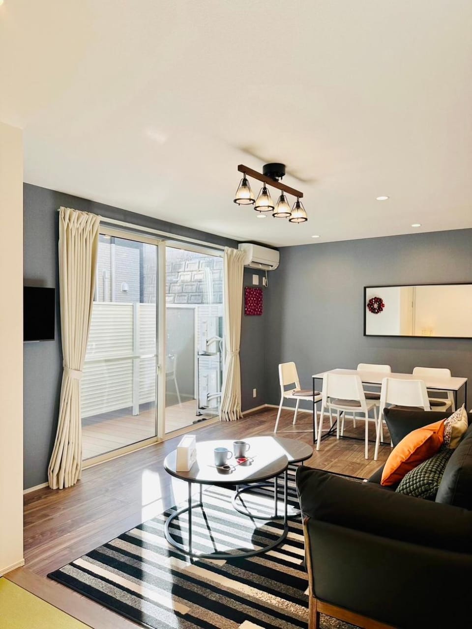 Communal lounge/ TV room