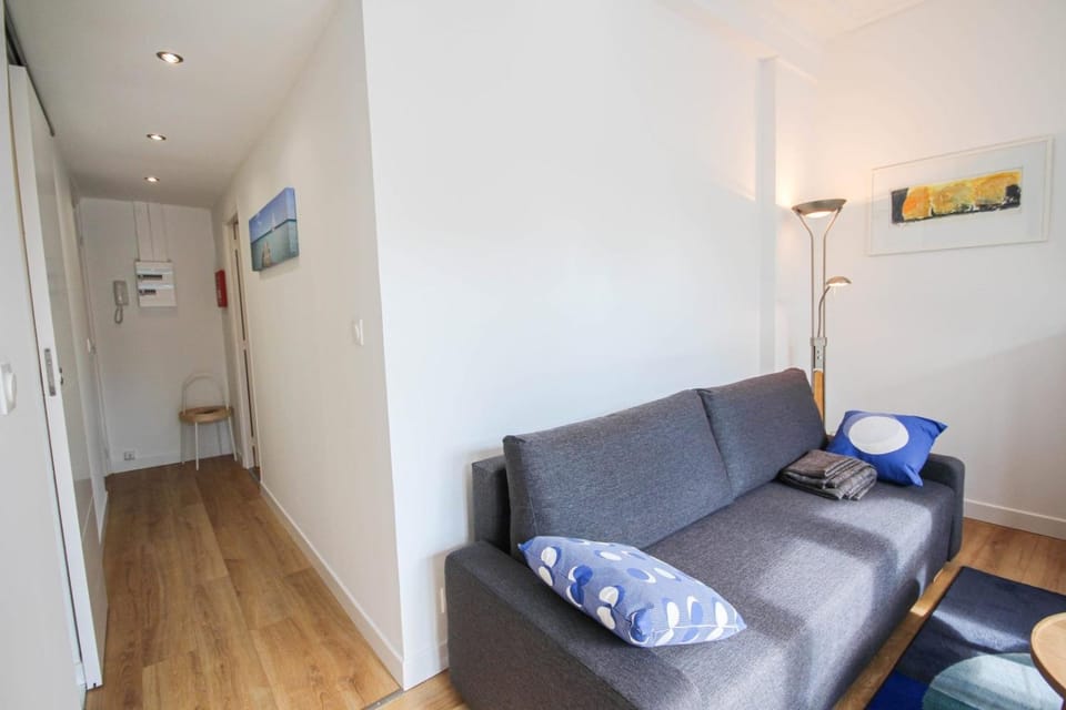 Fully-equipped apartment in city center + parking Apartment in Lille