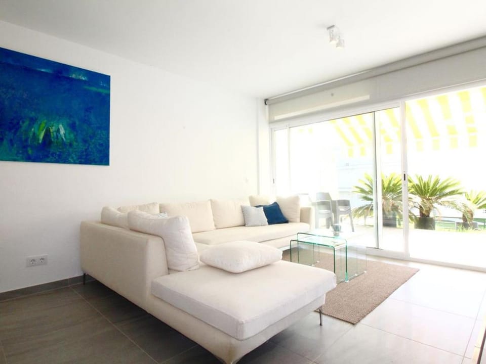 RES. ALMADRABA PLATJA. Apartamento de lujo con piscina para 4 – Roses - ES-258-22 Apartment in Roses