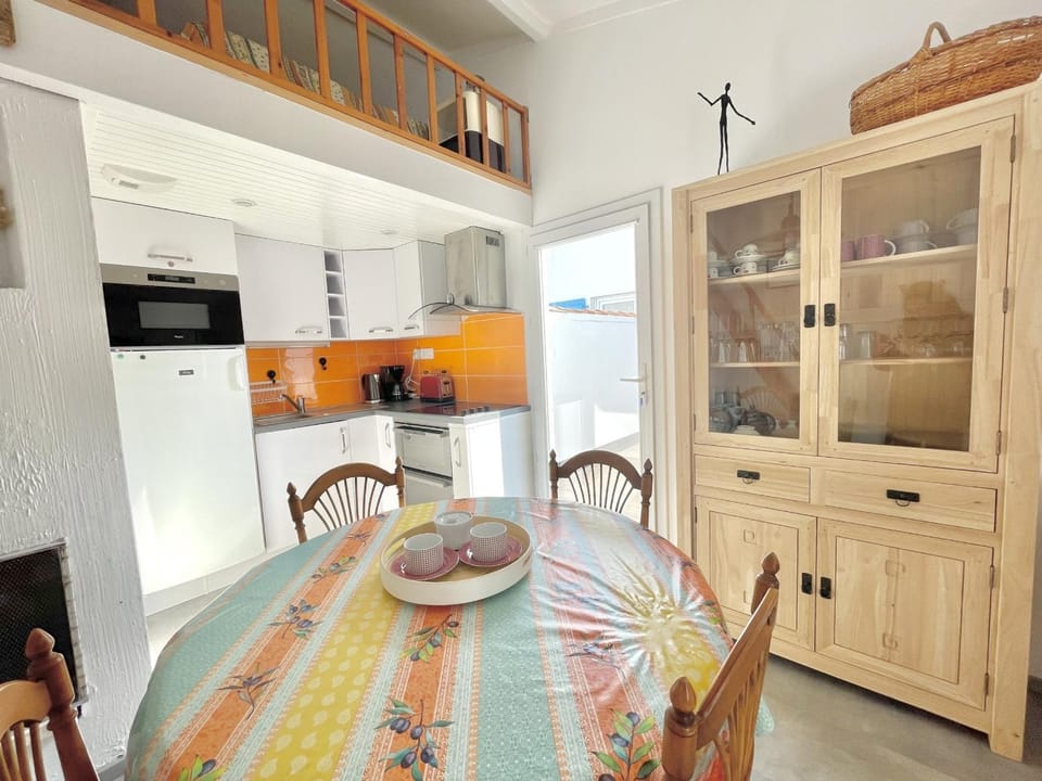 Location Type 2 à Bretignolles-sur-Mer : piscine chauffée, tennis, près commerces et plage - FR-1-231-293 House in Pays de la Loire