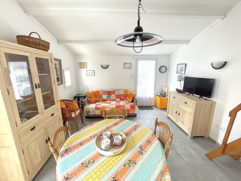 Location Type 2 à Bretignolles-sur-Mer : piscine chauffée, tennis, près commerces et plage - FR-1-231-293 House in Pays de la Loire