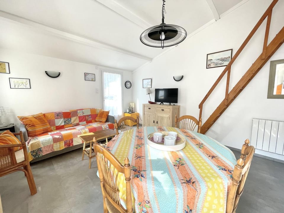 Location Type 2 à Bretignolles-sur-Mer : piscine chauffée, tennis, près commerces et plage - FR-1-231-293 House in Pays de la Loire