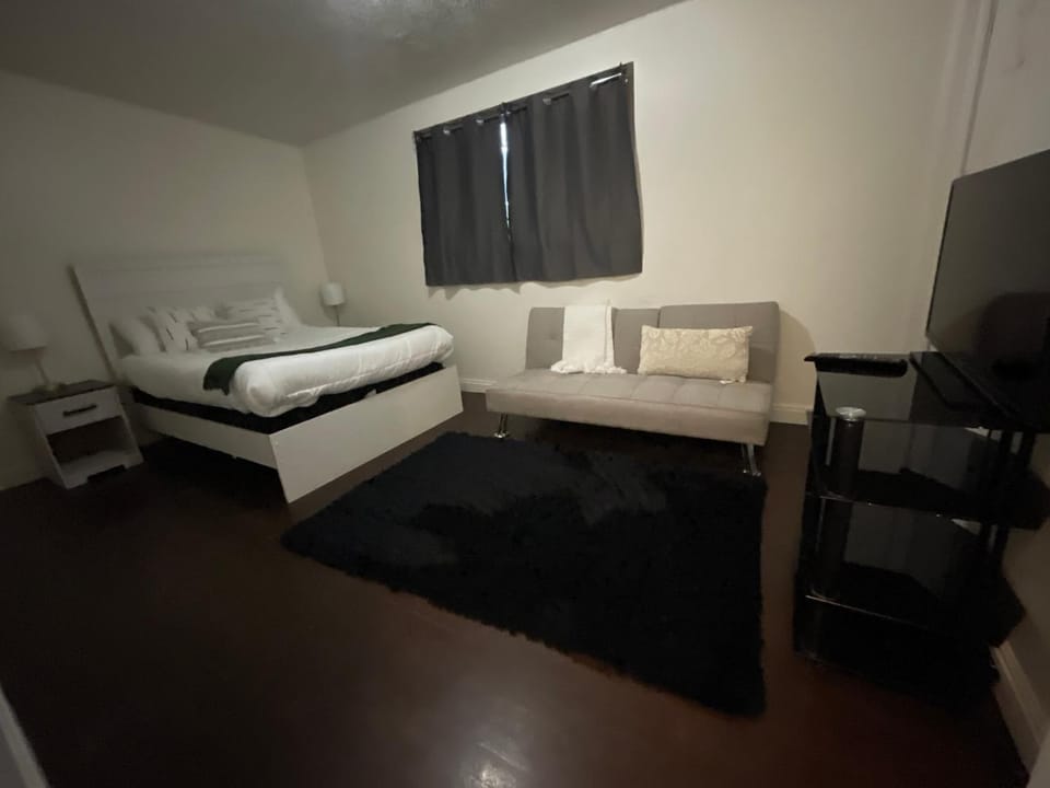 Red pine Apartment in West Valley City