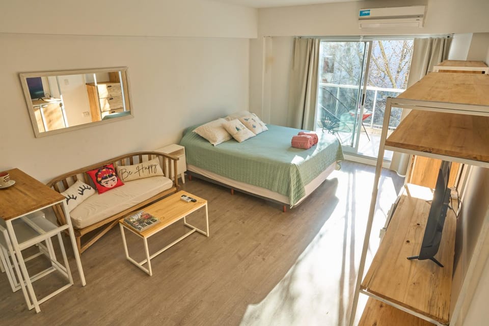 Communal lounge/ TV room, TV and multimedia, Seating area, Bedroom