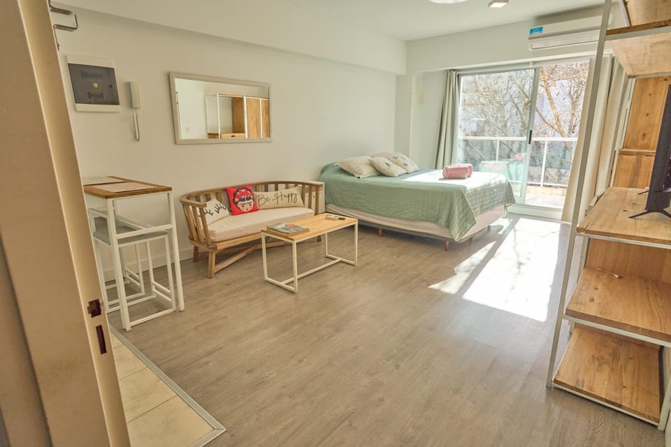 Communal lounge/ TV room, Bed, TV and multimedia, Seating area, Bedroom