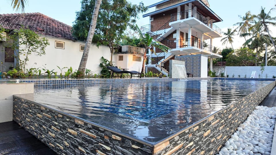 Euro star holiday inn Bed and Breakfast in Sri Lanka