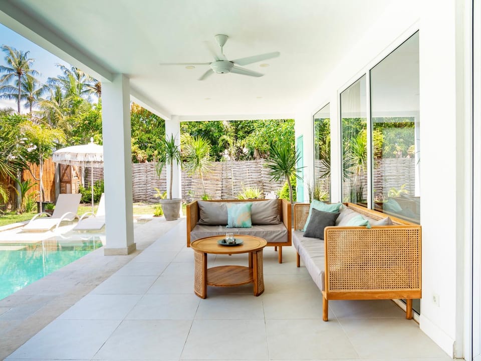 Day, Garden, View (from property/room), Seating area, Dining area, Garden view, Pool view, Swimming pool