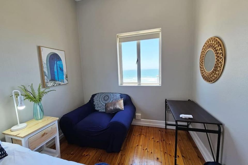 Seating area, Bedroom