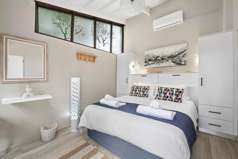 Bed, Bedroom, air conditioner