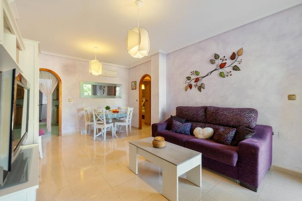 Restaurant/places to eat, Living room