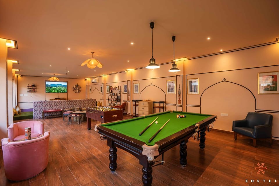 Billiard, Game Room, Seating area, Evening entertainment