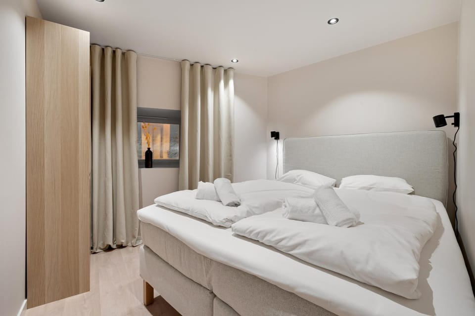 Bed, Photo of the whole room, Bedroom, towels, wardrobe