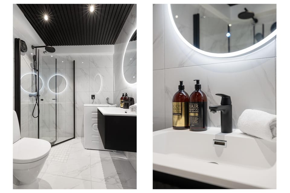 Shower, Toilet, Bathroom, towels