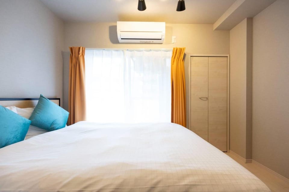 Bed, Bedroom, air conditioner