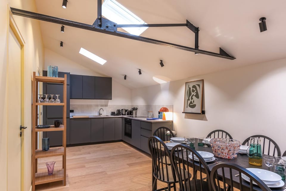 Kitchen or kitchenette, Dining area, minibar, pet friendly, stove