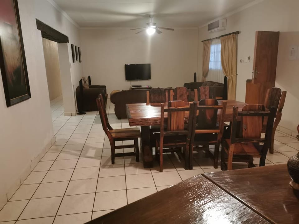 Communal lounge/ TV room, Dining area, Evening entertainment