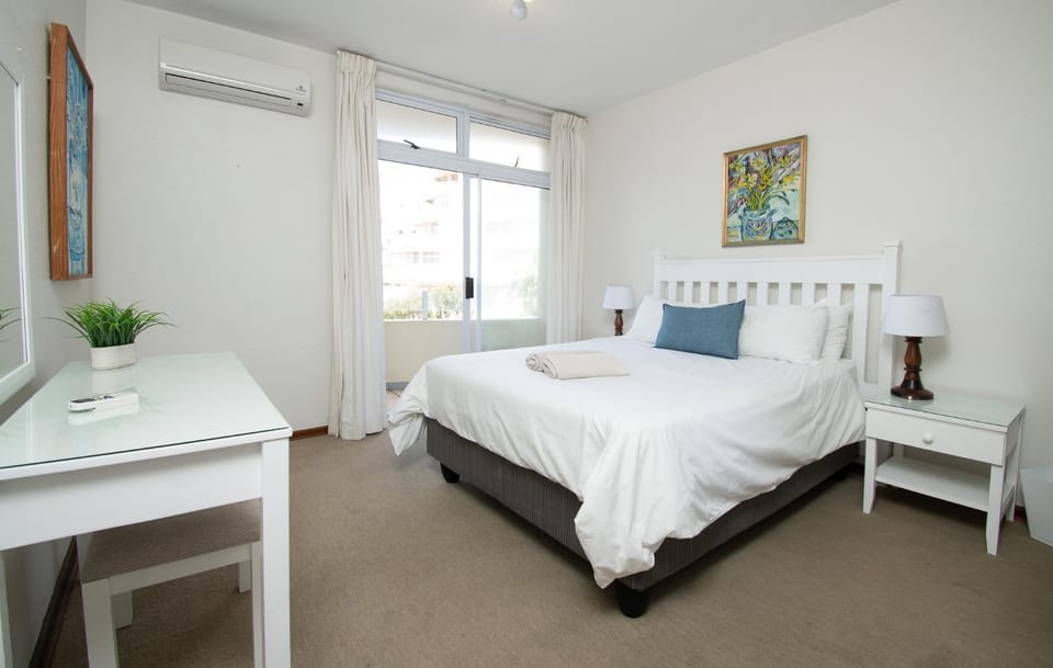 Photo of the whole room, Bedroom, hair dresser, air conditioner