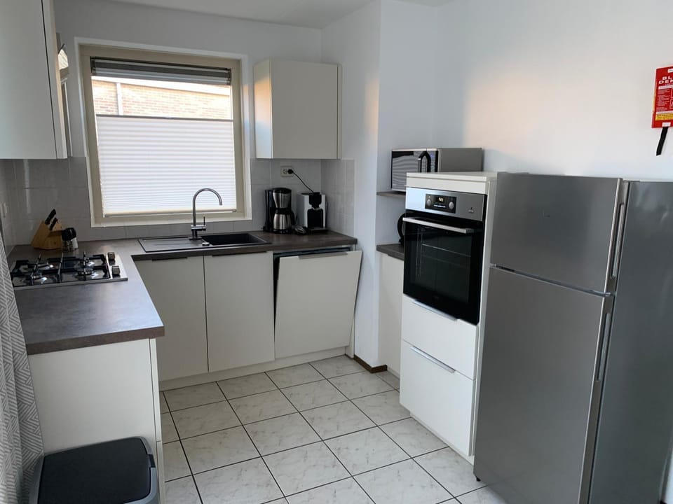 Coffee/tea facilities, stove, kitchen