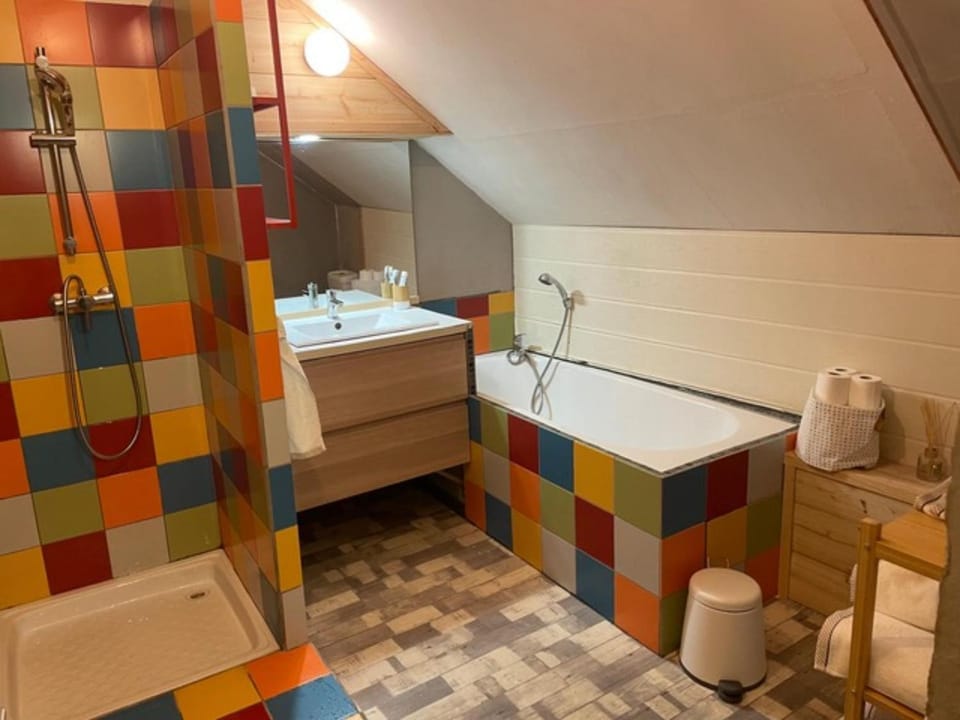 Bathroom, Living room