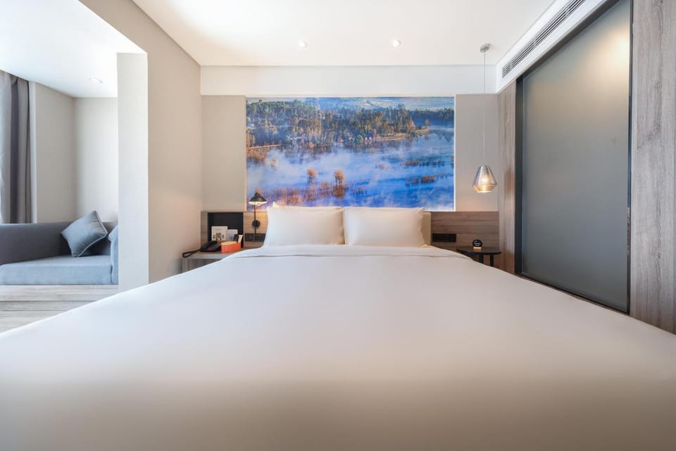 Atour Hotel Kunming South High Speed ​​Railway Station University Town Hotel in China