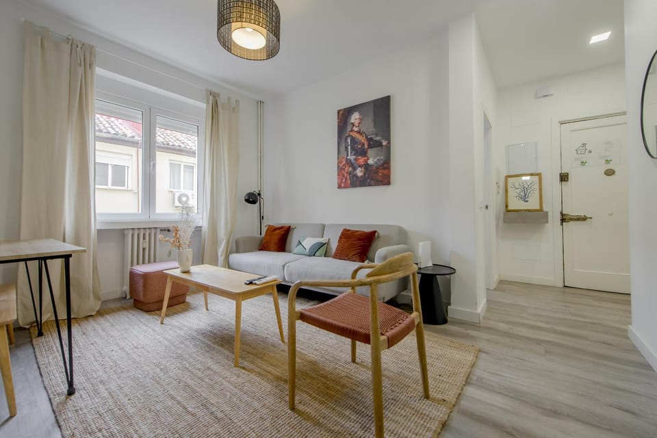 Genial Apartamento en La Latina-Centro de Madrid Apartment in Centro
