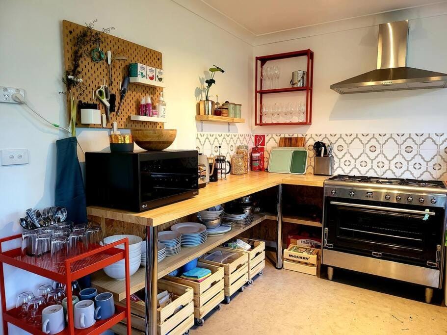 The Yellow Koala - Vibrant Home in Medlow Bath House in Medlow Bath