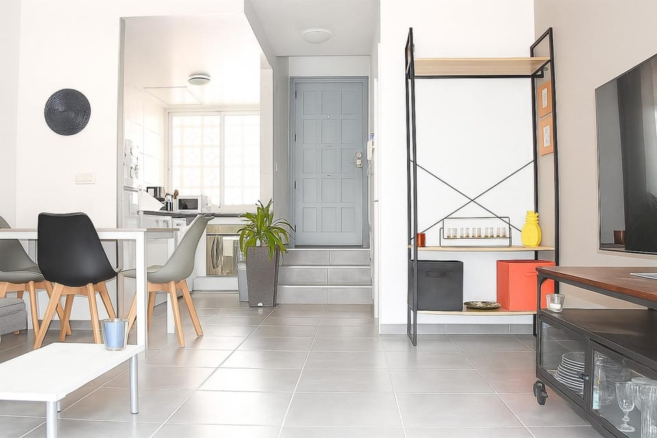 Communal lounge/ TV room, TV and multimedia, Kitchen or kitchenette, Living room