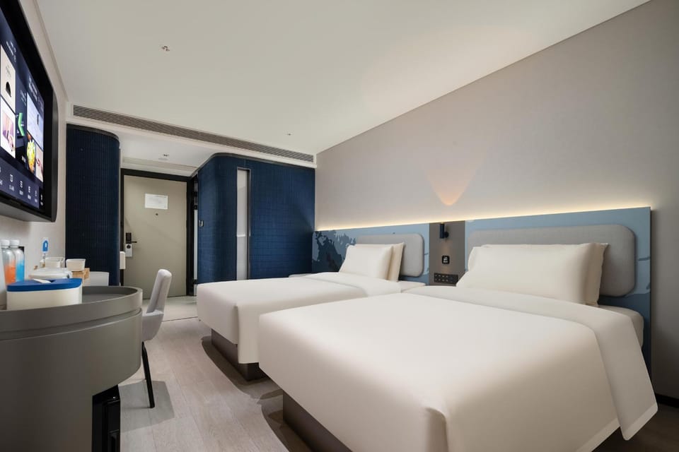 Atour Light Hotel Hangzhou West Lake Wulin Plaza North Huancheng Road Hotel in Hangzhou