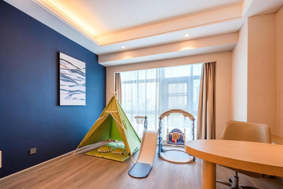 Atour X Hotel Shenzhen Baoan Airport Aviation City Hotel in Shenzhen