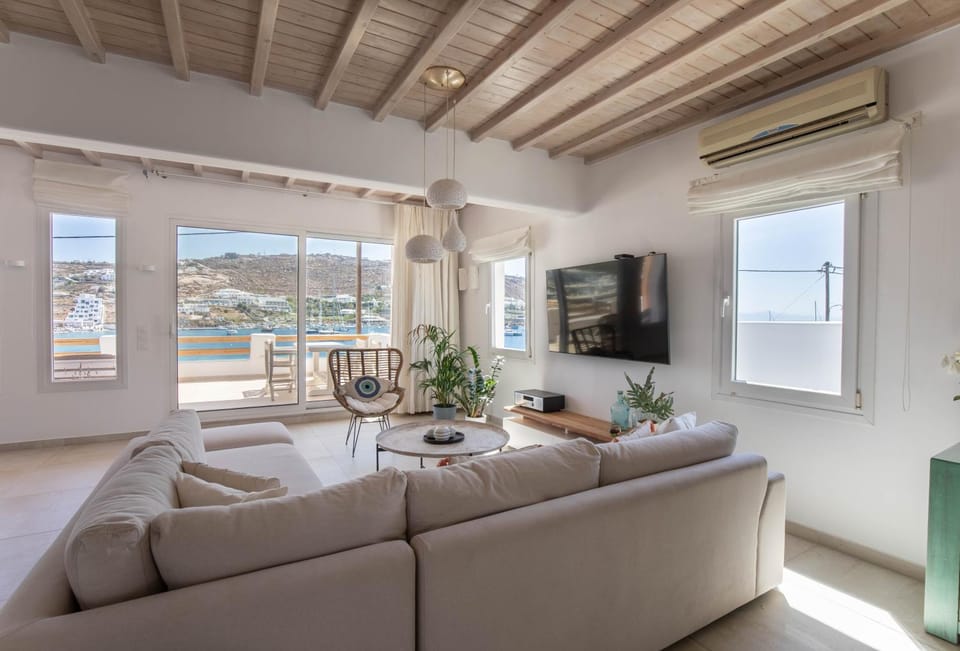 Pursue Your Day Dreams Villa in Mykonos, Mikonos 846 00, Greece
