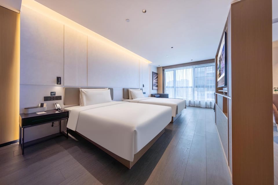 Atour Hotel Zhongshan Nantou Haiya Colorful City Hotel in Guangzhou