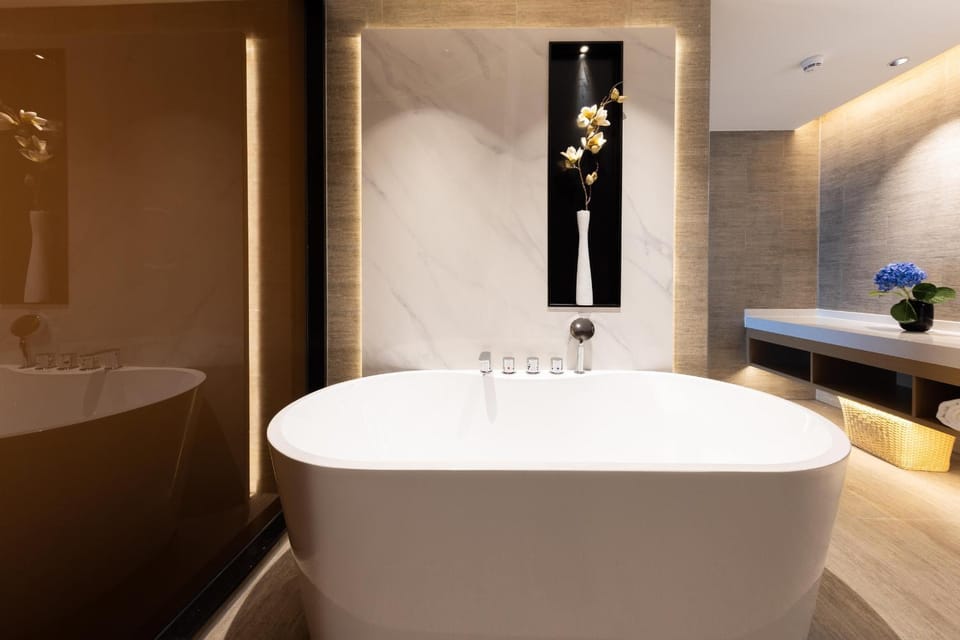 Atour Hotel Zhongshan Nantou Haiya Colorful City Hotel in Guangzhou