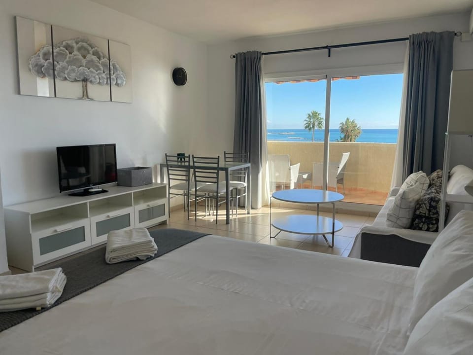 Living room, Sea view
