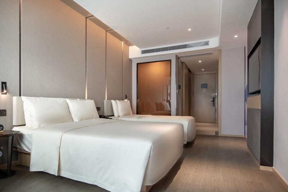 Atour Hotel Chengdu Chunxi Road Tianfu Square Subway Station Hotel in Chengdu
