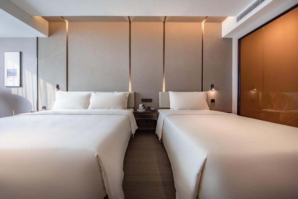Atour Hotel Chengdu Chunxi Road Tianfu Square Subway Station Hotel in Chengdu