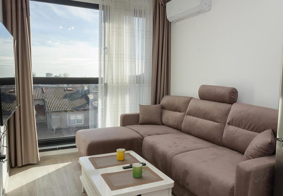 View (from property/room), Living room, Seating area