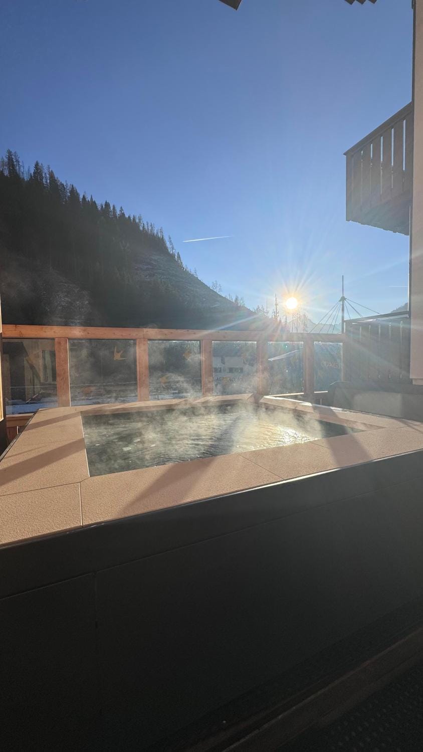 Natural landscape, Hot Tub