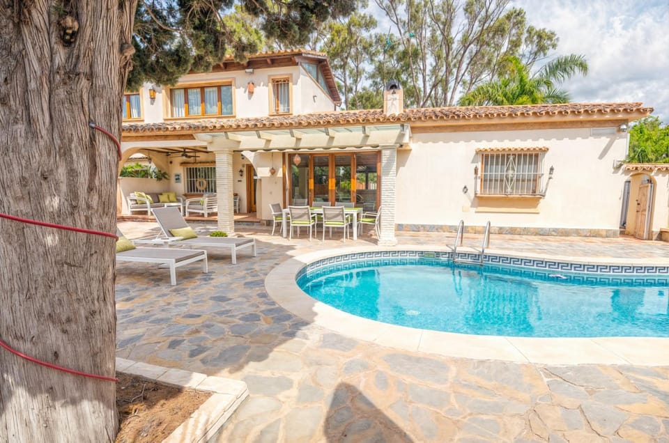 Property building, Patio, Swimming pool