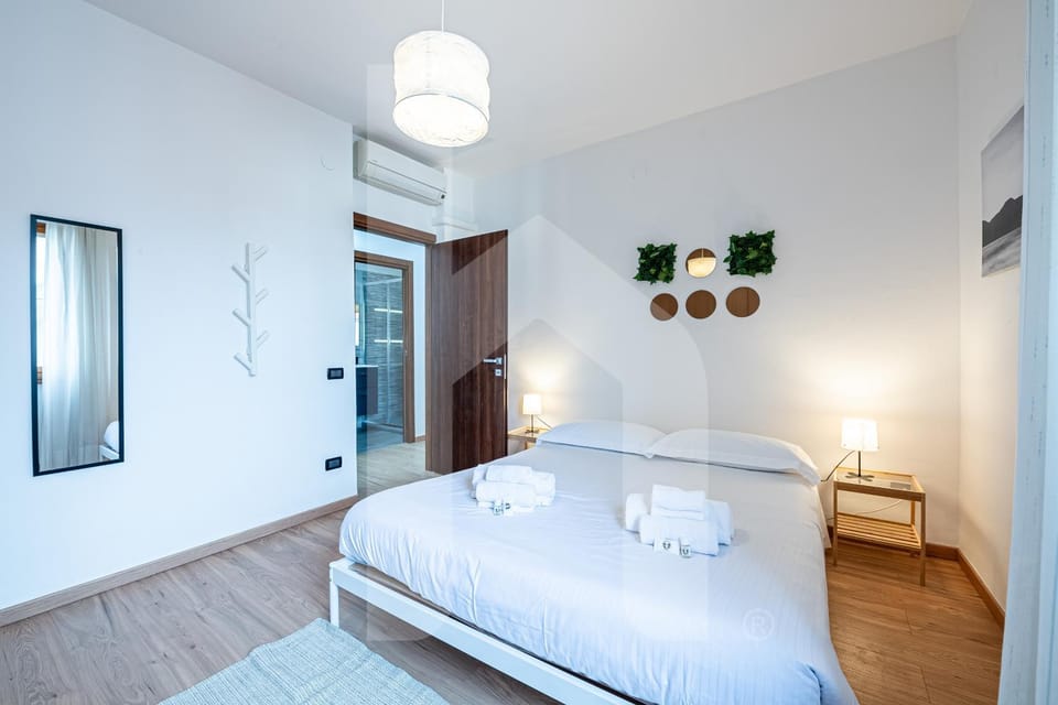 Bed, Photo of the whole room, Bedroom, towels, air conditioner