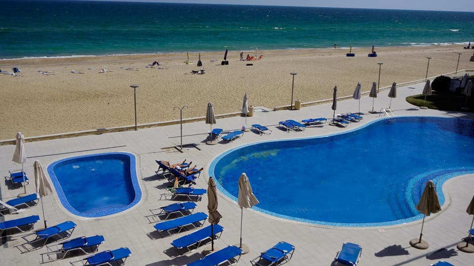 Day, Natural landscape, Beach, Evening entertainment, Pool view, Sea view, Swimming pool, Swimming pool, sunbed