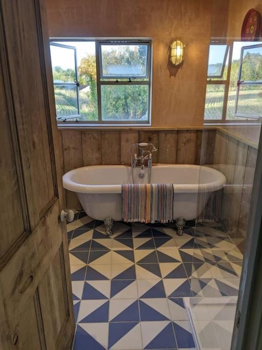 Bathroom, Bath