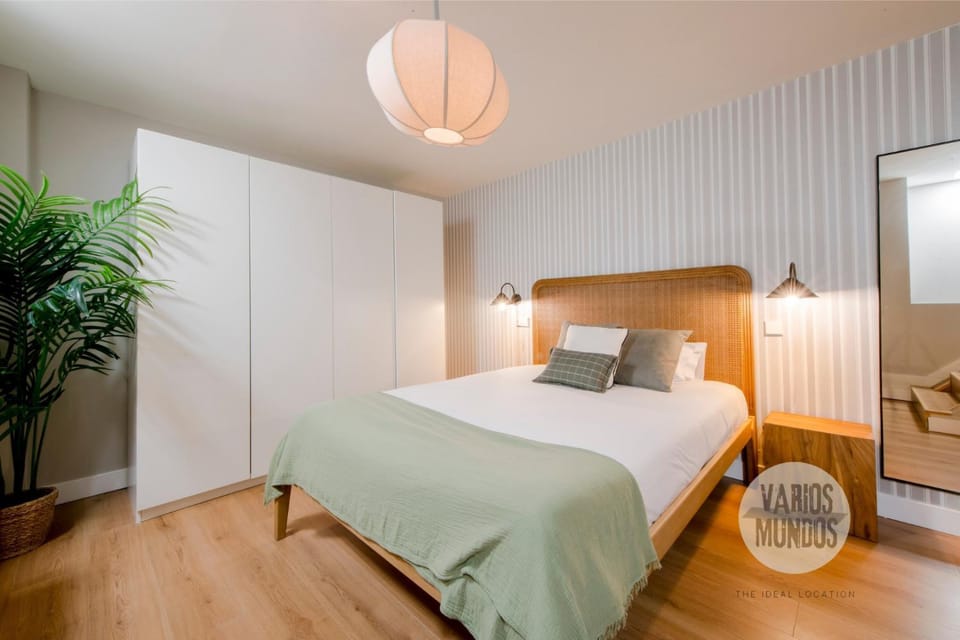 Bedroom, wardrobe